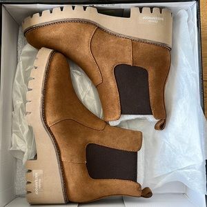 BLONDO - waterproof - Suede - rubber sole- size 6.5